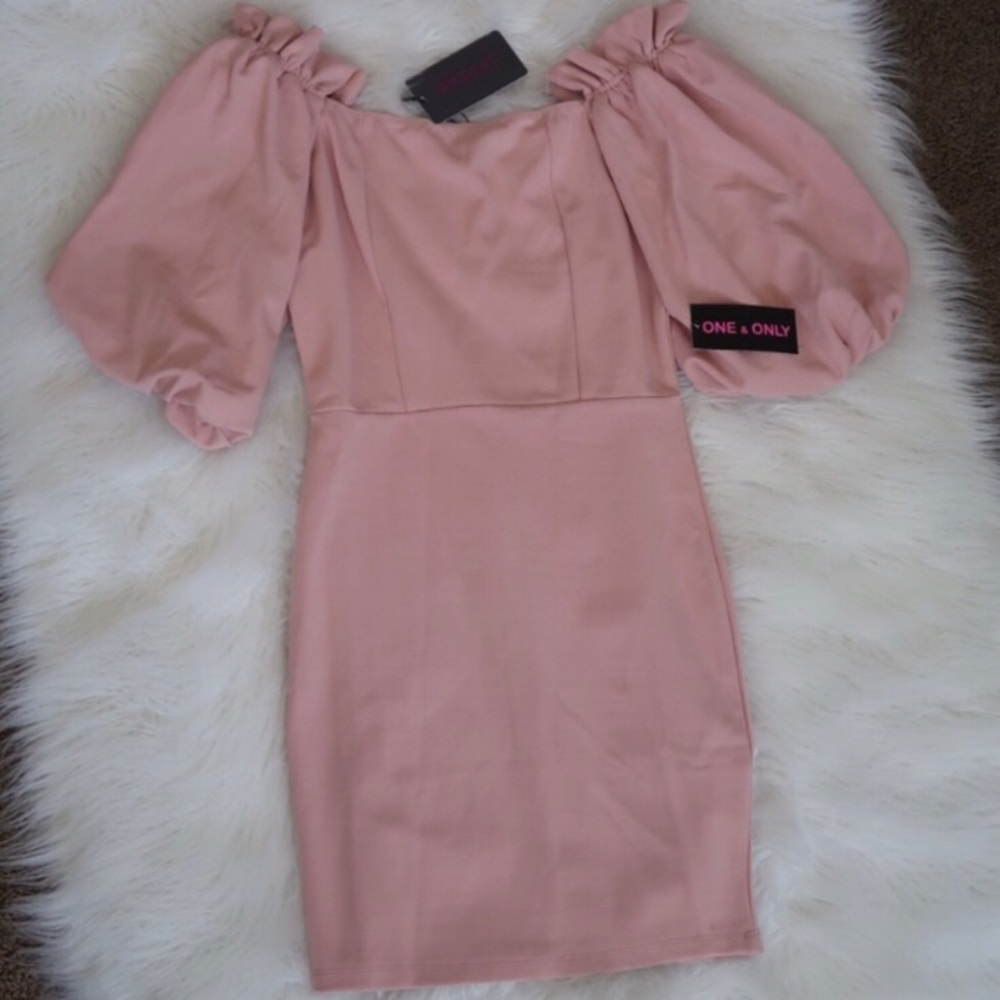 Soft pink off the shoulder dress - Picture 3 of 5